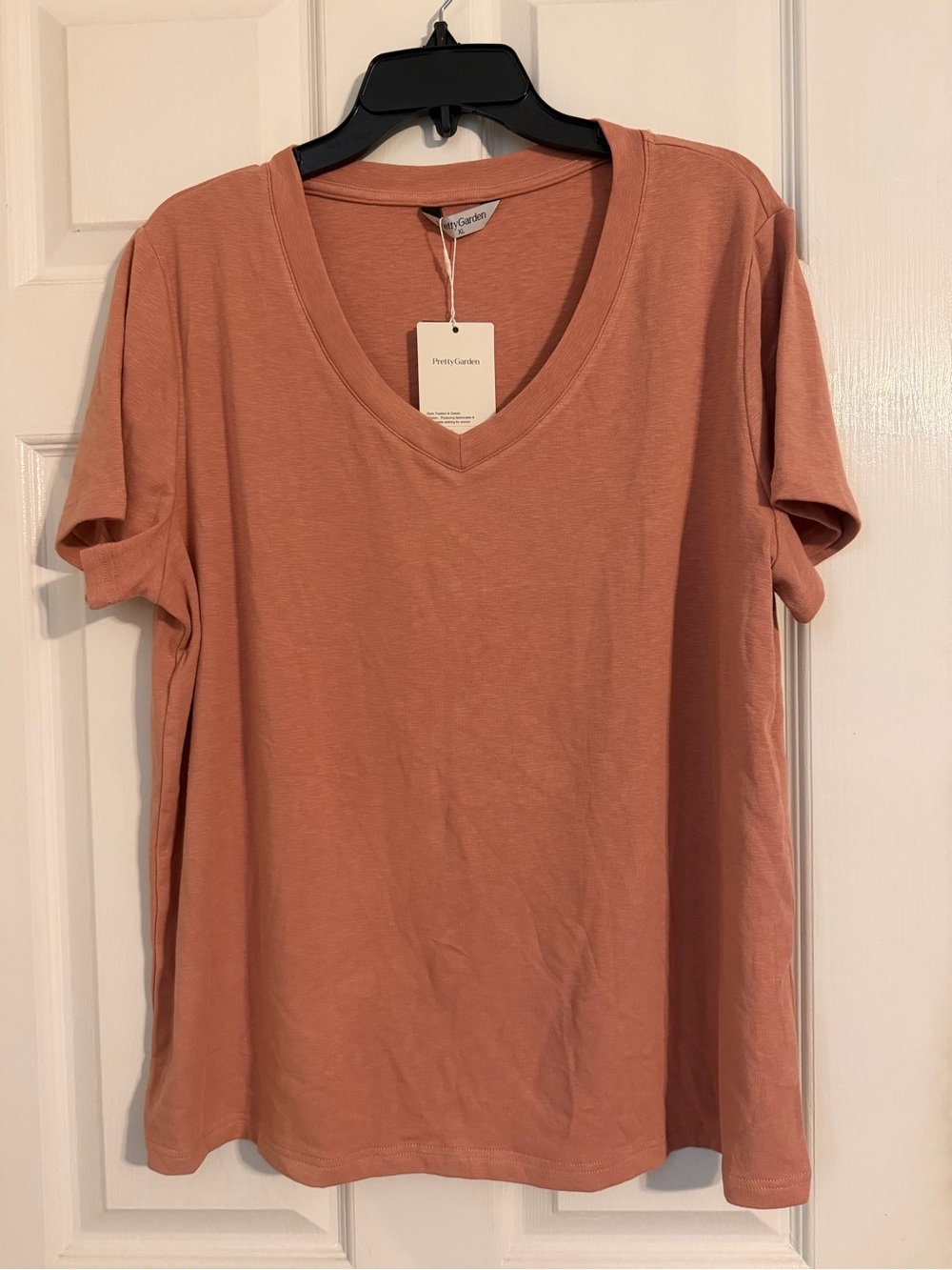 Pretty Garden Women's V-Neck Tee in Dusty Rose